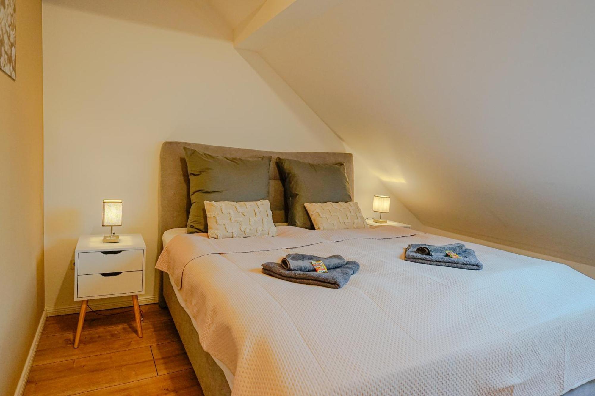 Dessaus Motto Appartements! Solo - Paerchen - Familien - Gruppen エクステリア 写真